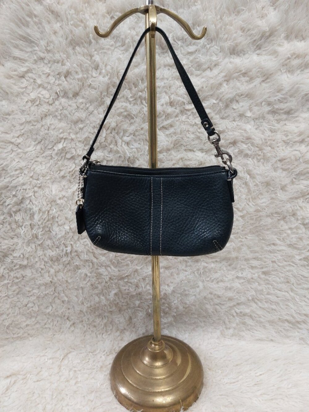 Vintage Y2K Coach Black Pebbled Leather Wristlet Clutch Bag